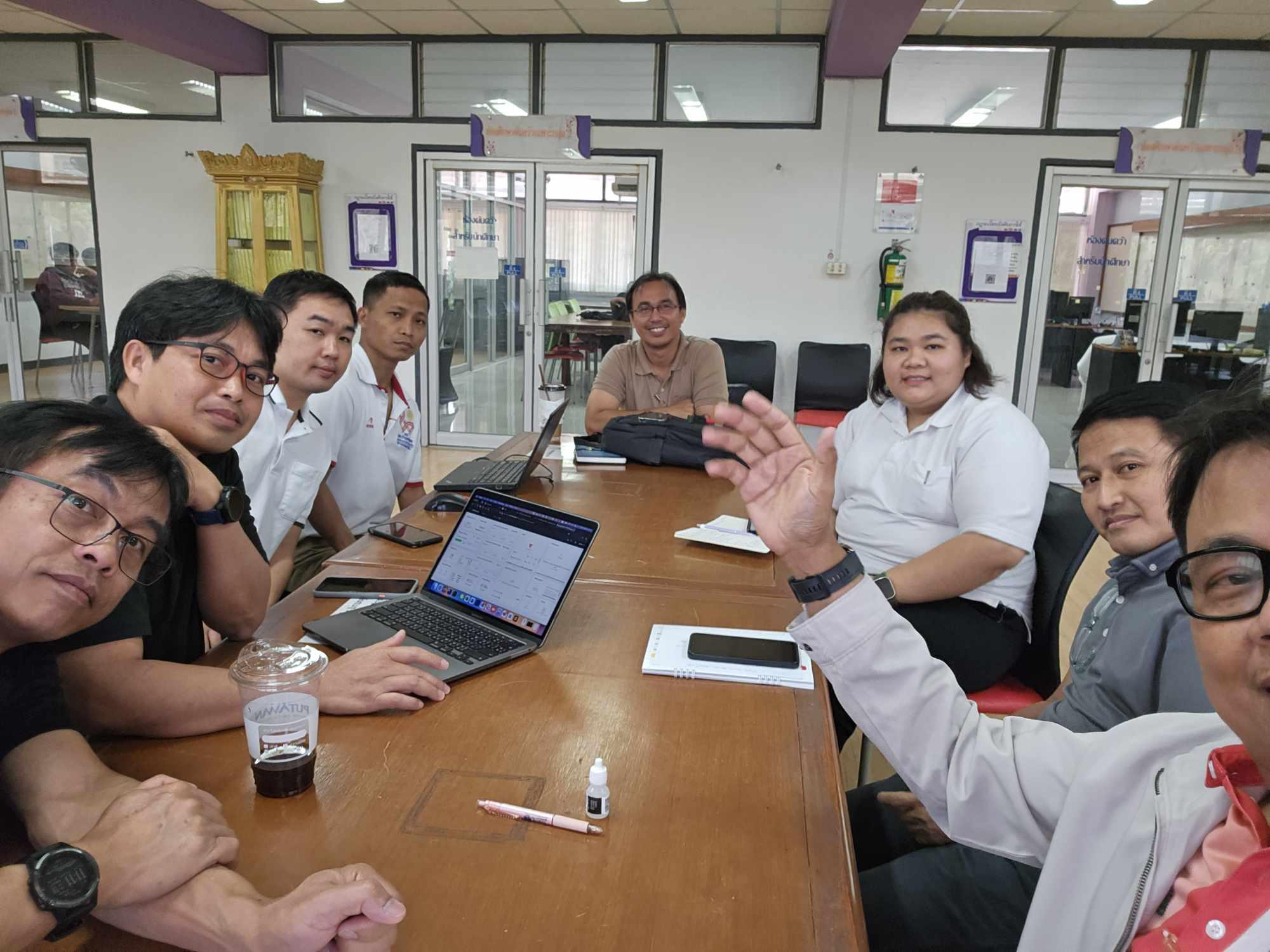 1. ประชุมบุคลากรงานพัฒนาเครือข่ายและการสื่อสาร