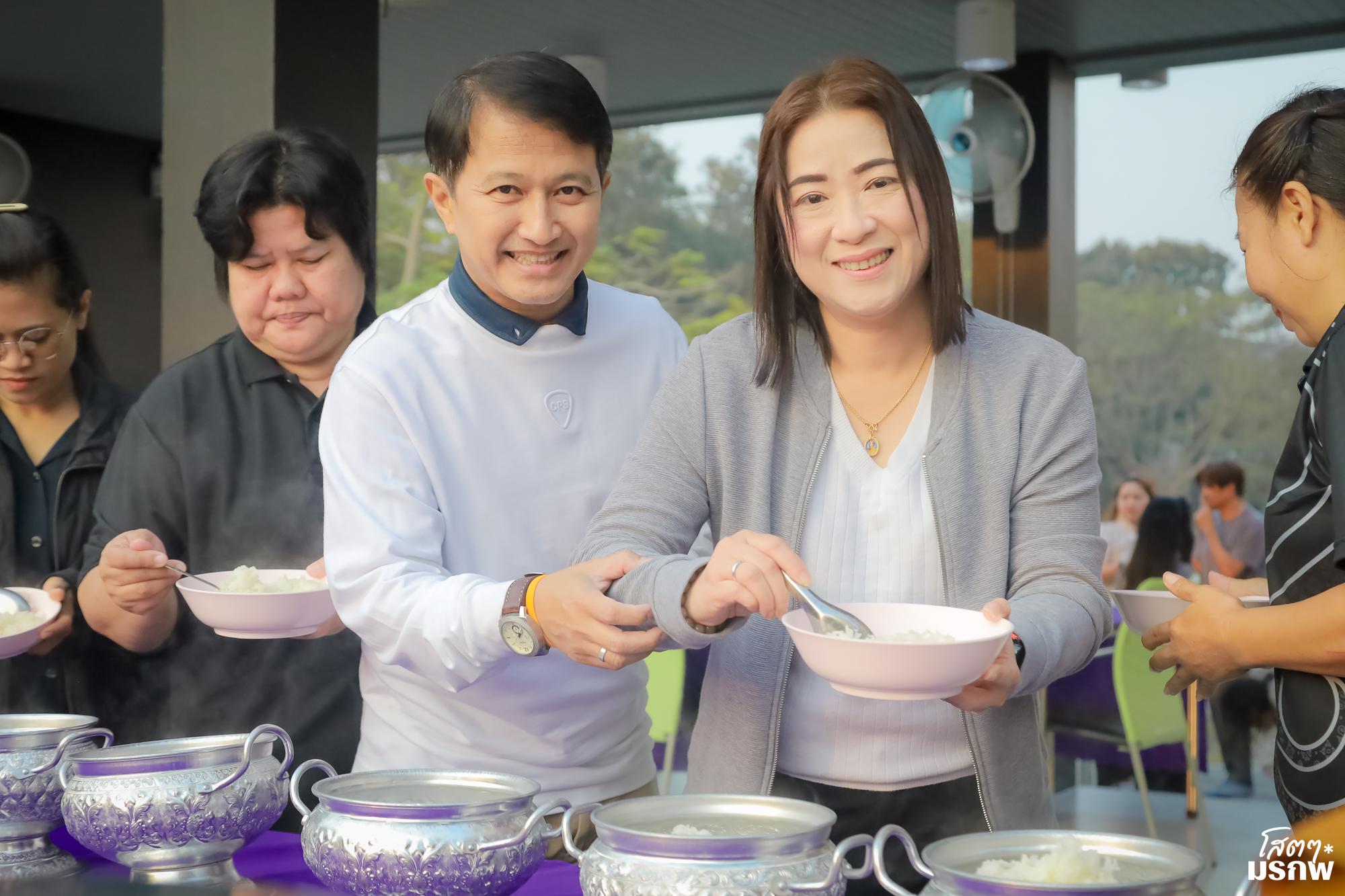 5. ทำบุญตักบาตรข้าวสารอาหารแห้ง เนื่องในวันขึ้นปีใหม่ ประจำปี 2569